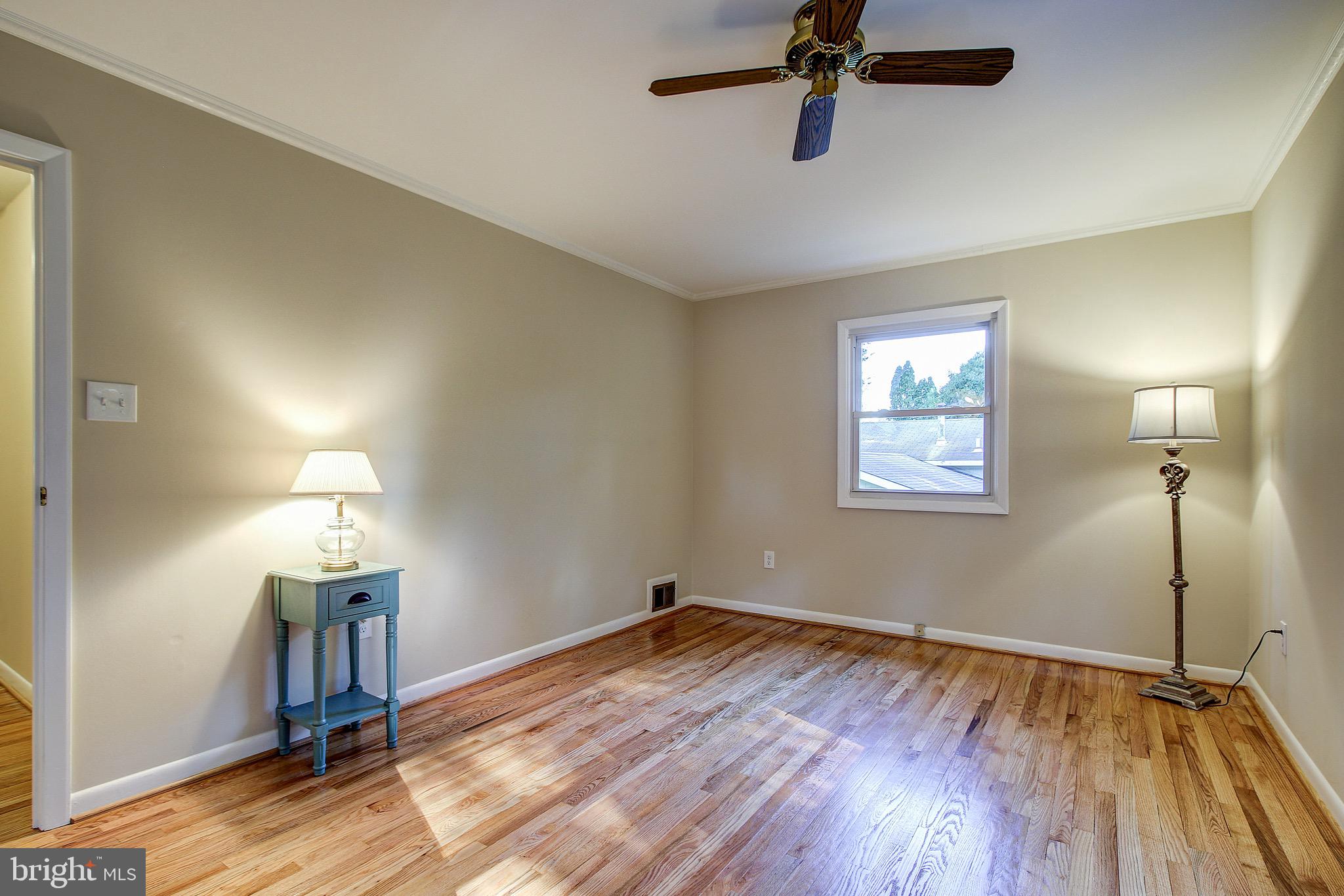 12713 Barbara Road Wheaton, MD 20906 - Photo 19 of 32 Large Master Bedroom Suite with Lots of Light.