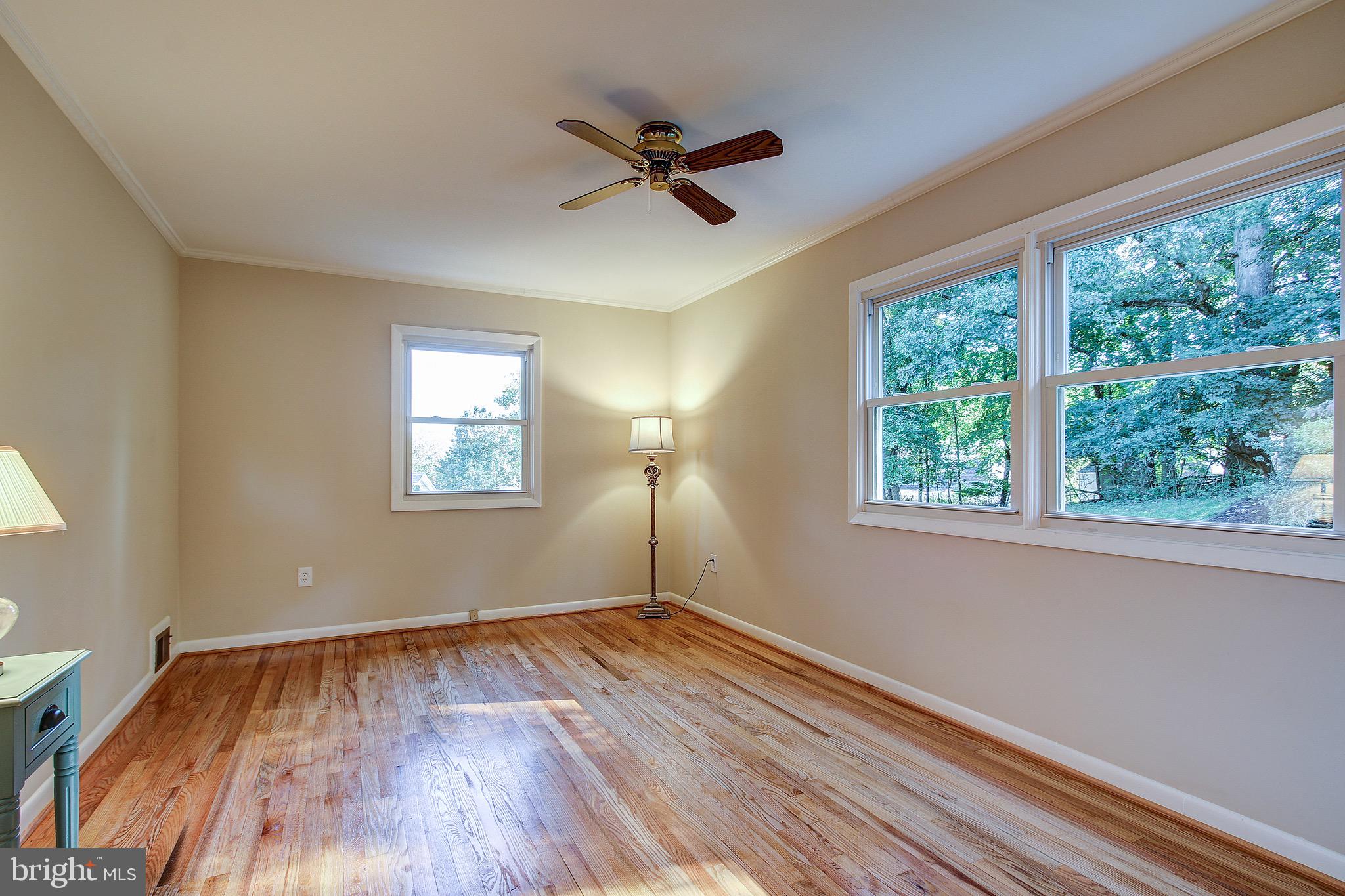 12713 Barbara Road Wheaton, MD 20906 - Photo 20 of 32 Super Sunny Master w/Rich Hardwood Flooring.