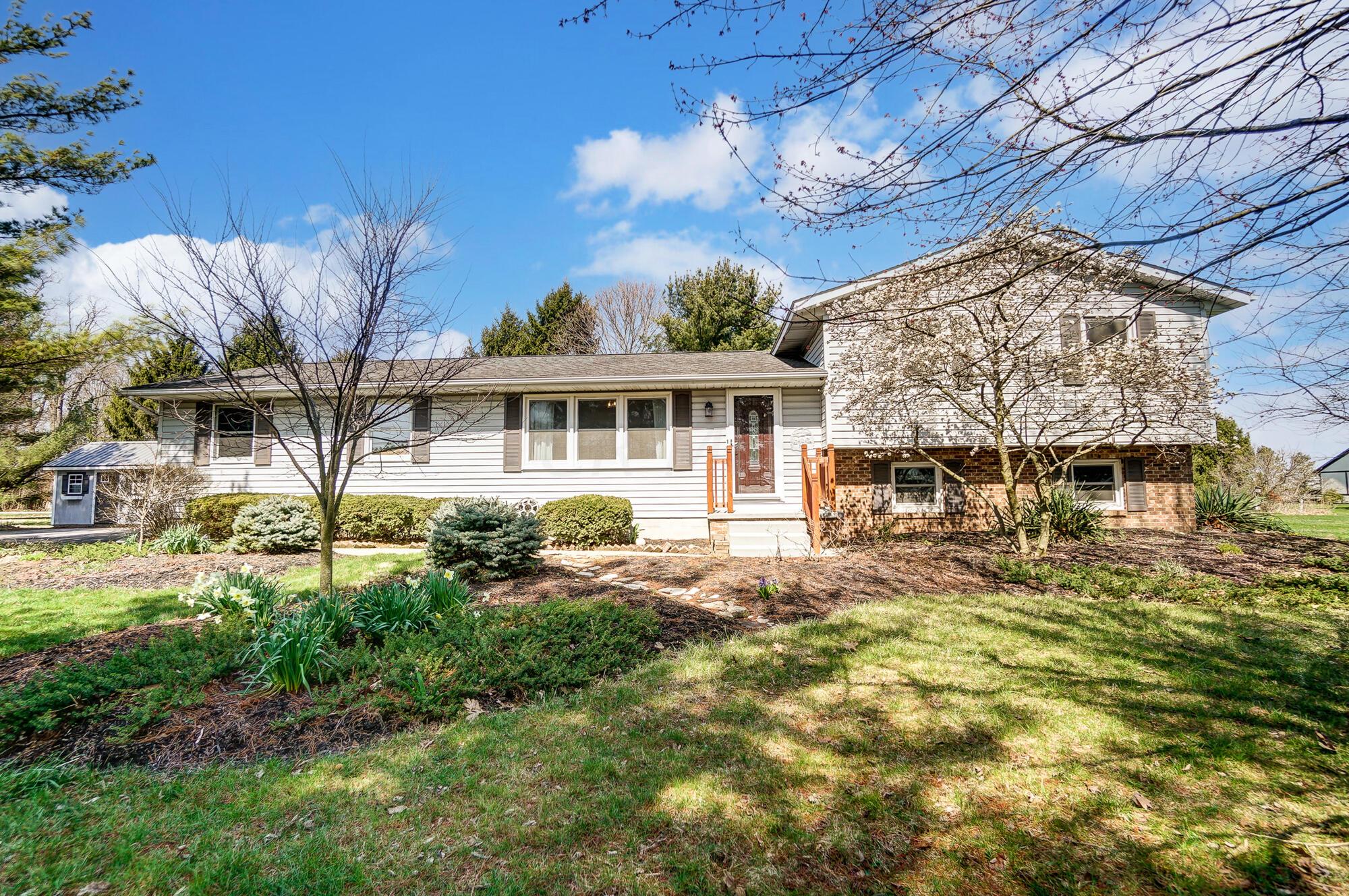 8300 Patterson Road Hilliard, OH 43026 - Photo 1 of 35 005