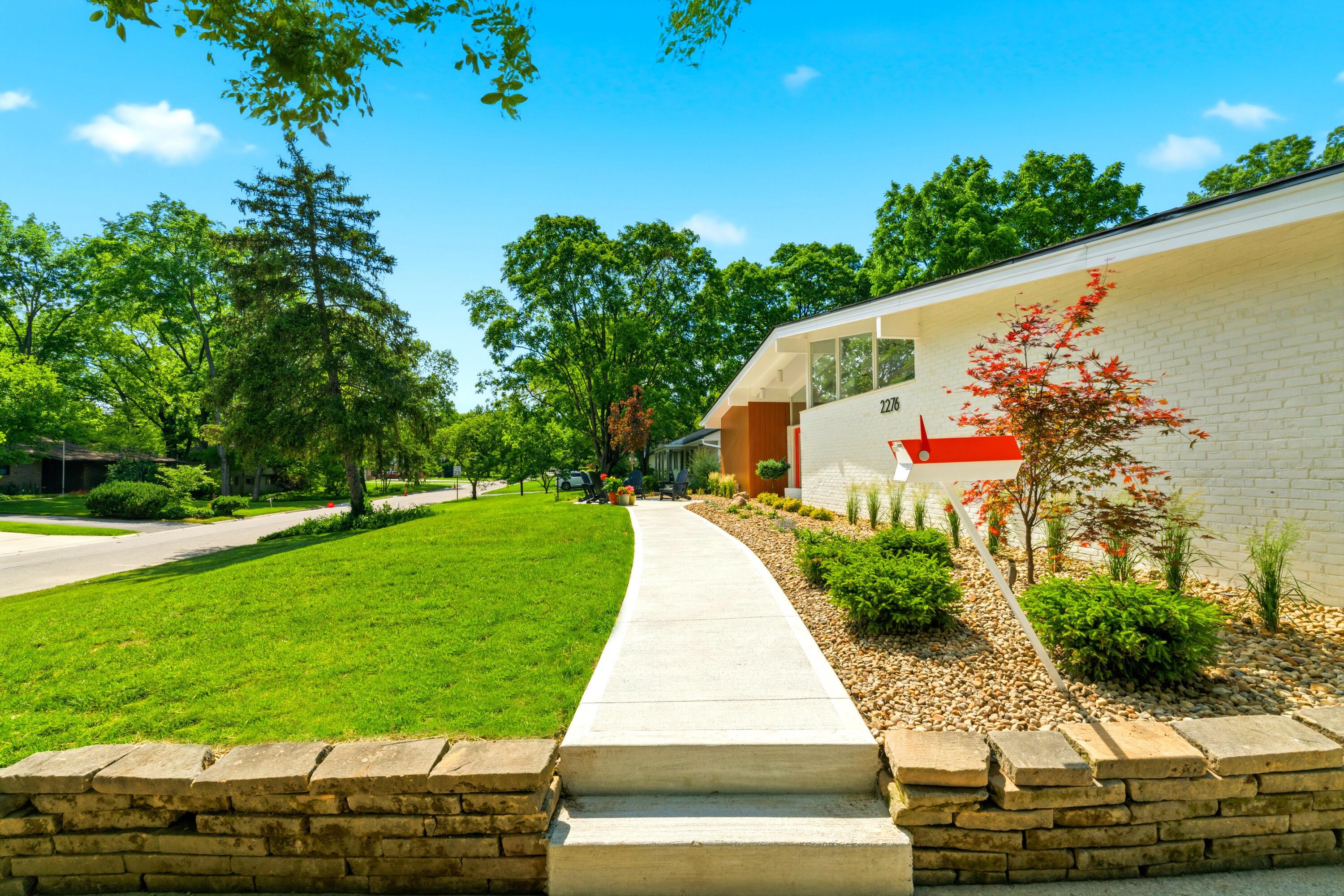 2276 Johnston Road Upper Arlington, OH 43220 - Photo 11 of 108