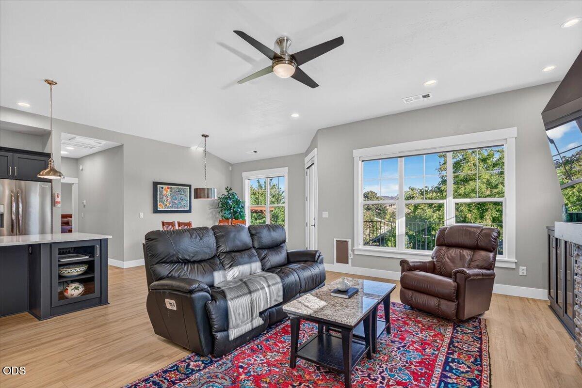 143 Randy Street Ashland, OR 97520 - Photo 7 of 49 Gallery Image 7