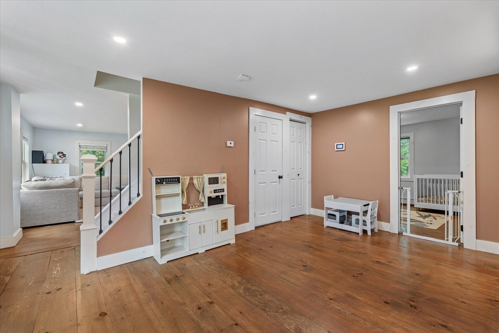 152 North Main Street Templeton, MA 01468 - Photo 13 of 24