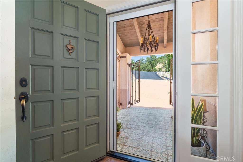 9905 Corriente Road Atascadero, CA 93422 - Photo 7 of 53