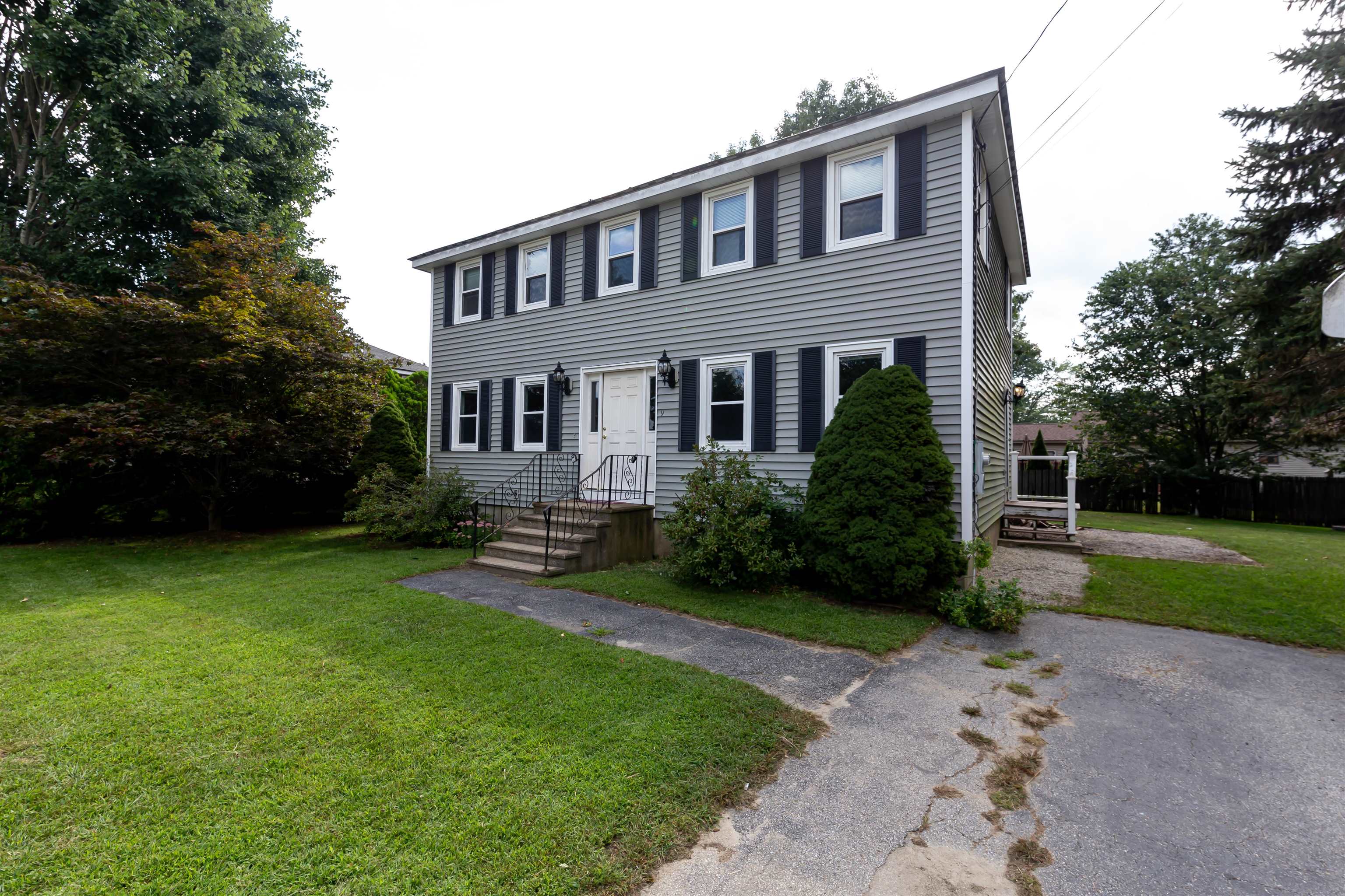 9 Ireland Street Hudson, NH 03051 - Photo 2 of 23
