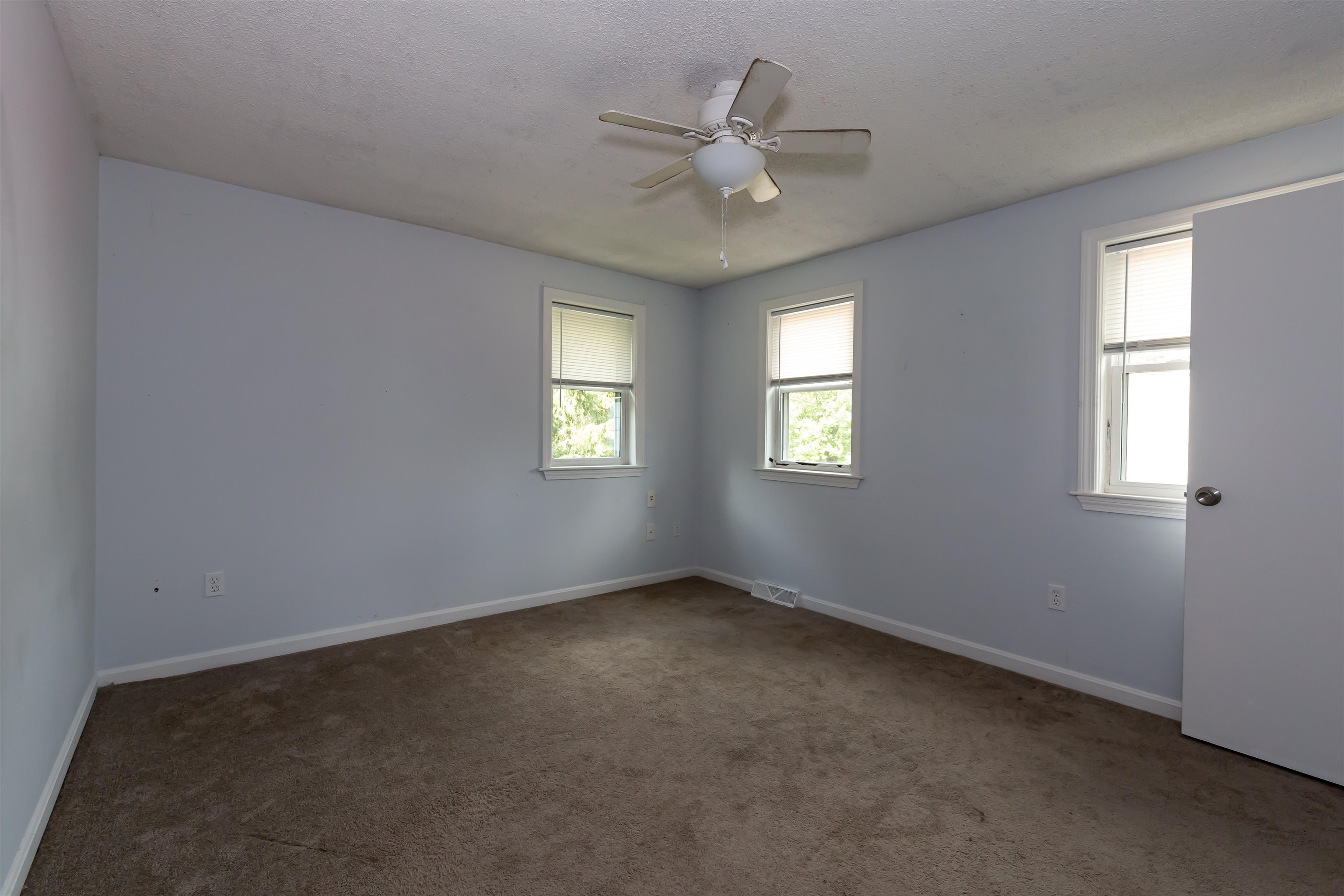 9 Ireland Street Hudson, NH 03051 - Photo 17 of 23
