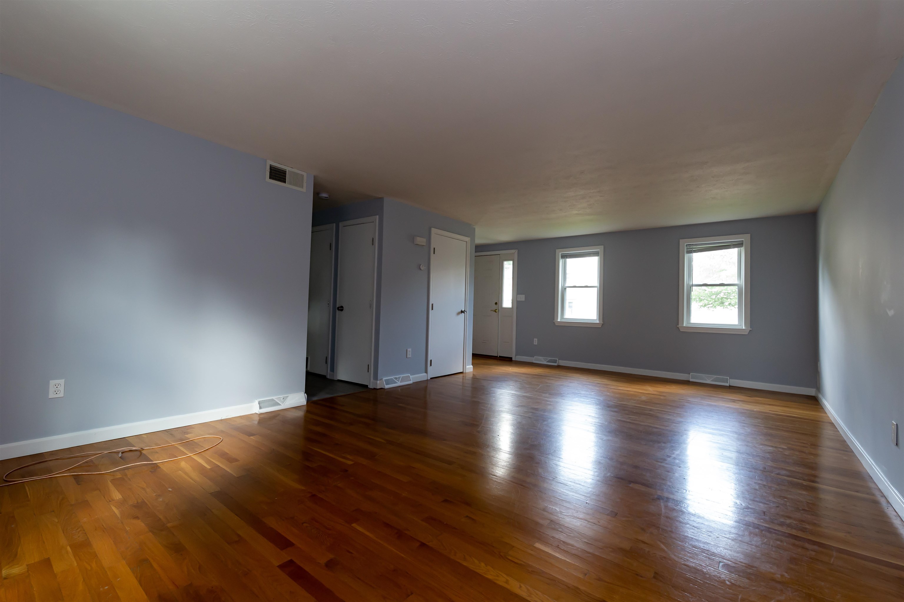 9 Ireland Street Hudson, NH 03051 - Photo 6 of 23