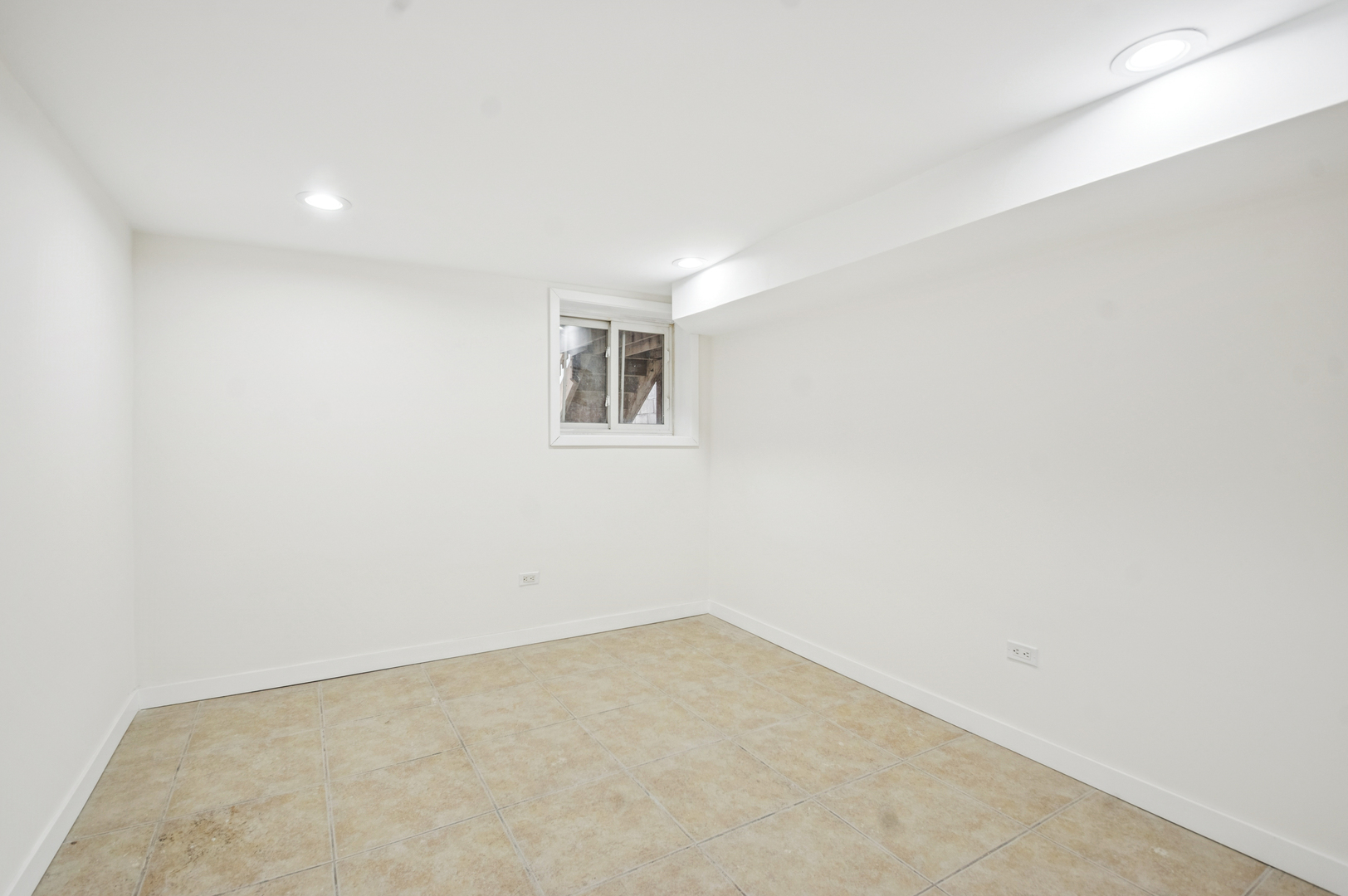 2336 West Taylor Street Chicago, IL 60612 - Photo 11 of 29 a view of an empty room