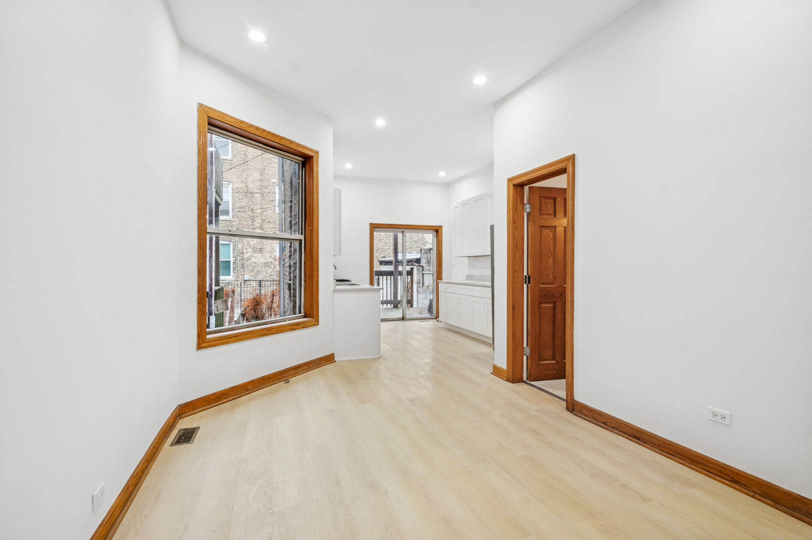 2336 West Taylor Street Chicago, IL 60612 - Photo 5 of 29 an empty room with windows and closet