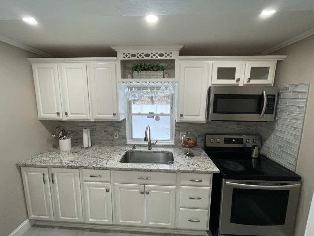 17 Garibaldi Street Springfield, MA 01119 - Photo 10 of 17