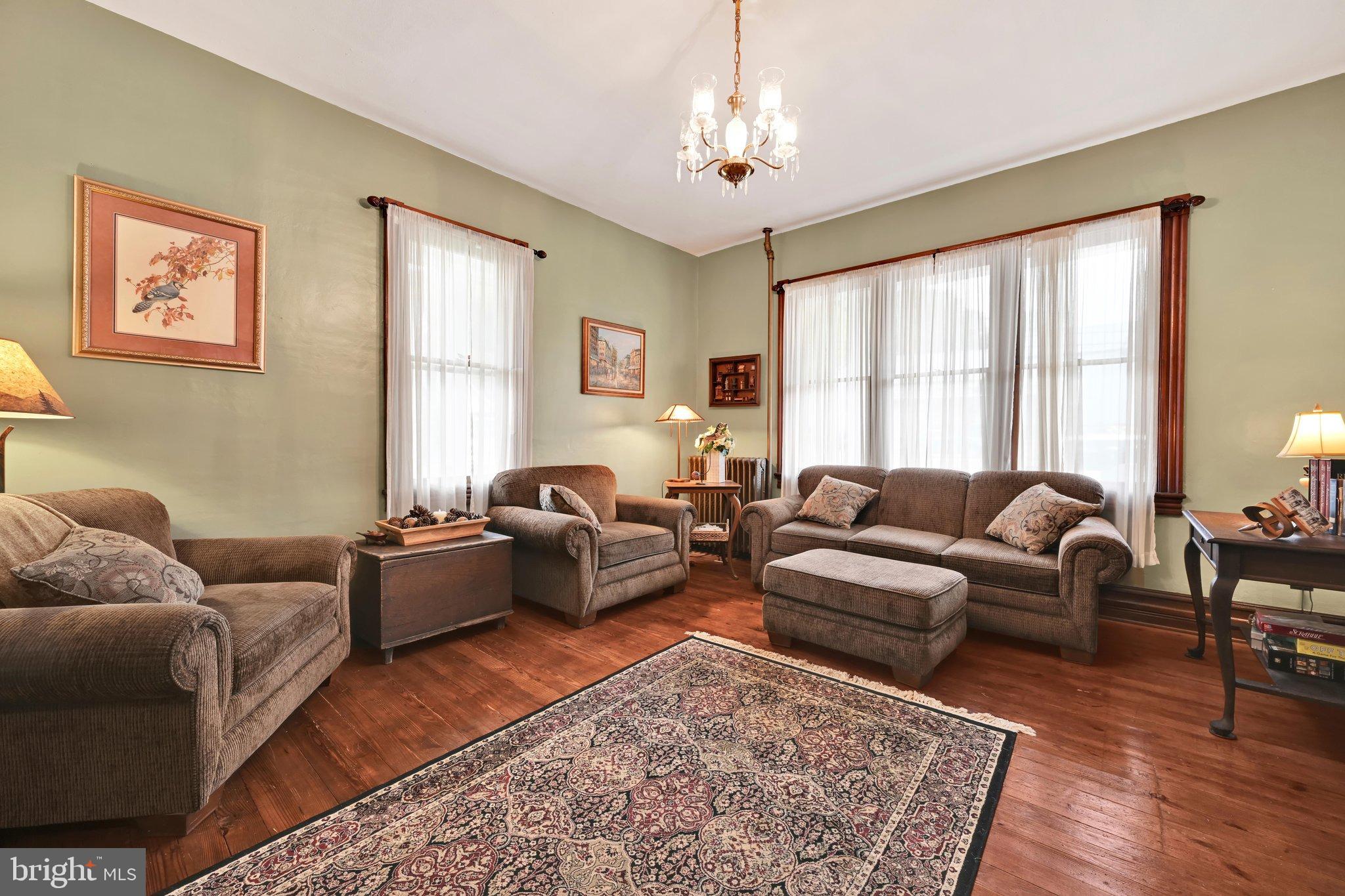 818 Lizard Creek Road Andreas, PA 18211 - Photo 16 of 98 Inn- Living Room