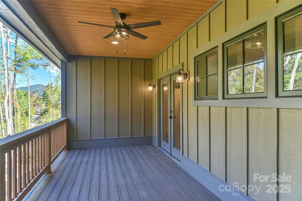 $841,900 | 48 Crossings Circle, Fairview, NC 28730