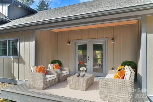 $841,900 | 48 Crossings Circle, Fairview, NC 28730