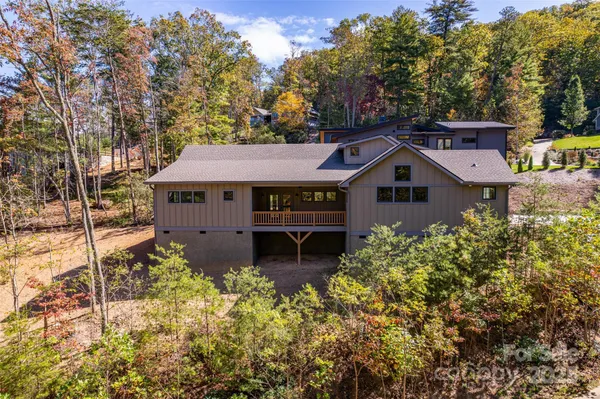 $841,900 | 48 Crossings Circle, Fairview, NC 28730