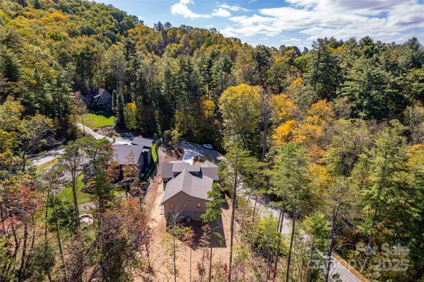 $841,900 | 48 Crossings Circle, Fairview, NC 28730