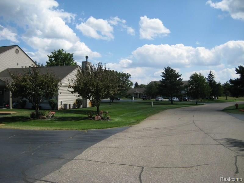 1222 Pine Ridge Drive Highland, MI 48357 - Photo 14 of 18