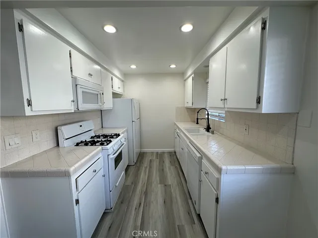 $2,700 | 10612 Parrot Avenue, Downey, CA 90241