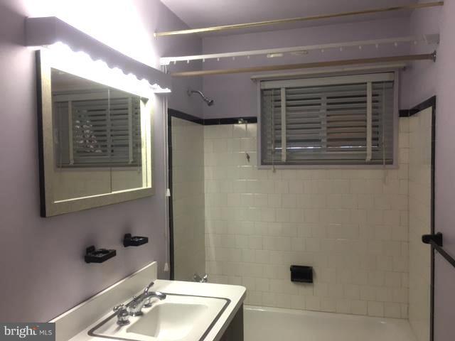 3912 Braddock Road Alexandria, VA 22312 - Photo 11 of 22 Full Bath (Master)