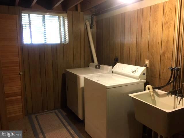 3912 Braddock Road Alexandria, VA 22312 - Photo 16 of 22 Large Laundry Room