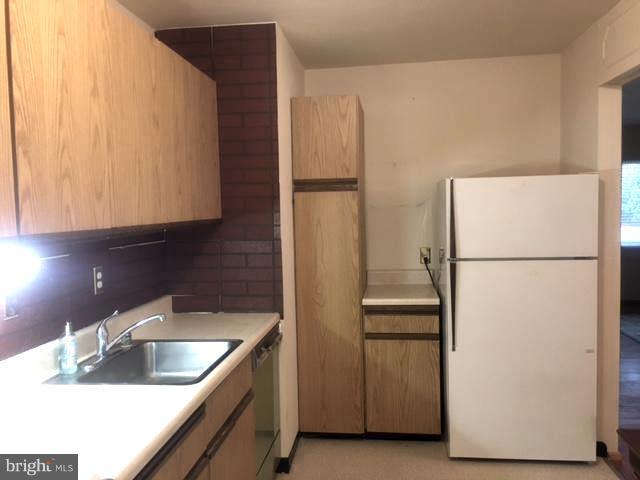 3912 Braddock Road Alexandria, VA 22312 - Photo 7 of 22 Galley Kitchen (opposite view)
