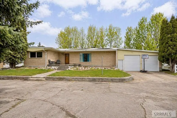 $459,900 | 1381 East Airport Road, Blackfoot, ID 83221