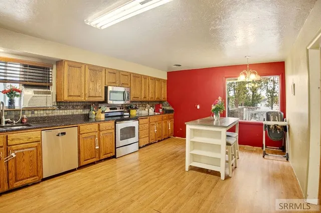 $494,500 | 1381 East Airport Road, Blackfoot, ID 83221