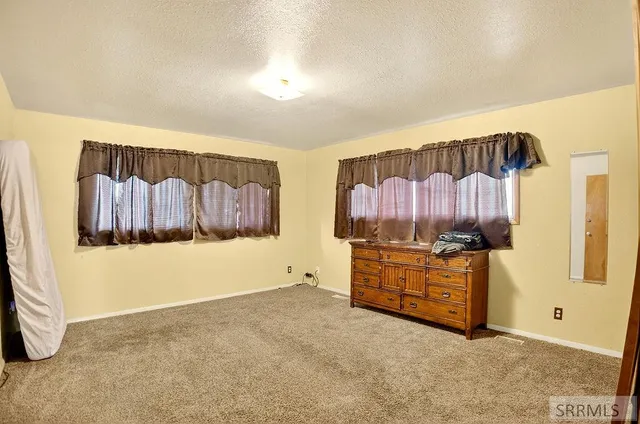 $494,500 | 1381 East Airport Road, Blackfoot, ID 83221