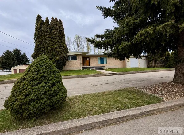 $459,900 | 1381 East Airport Road, Blackfoot, ID 83221