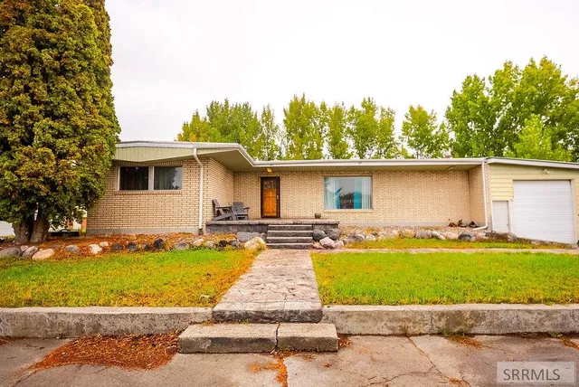 $494,500 | 1381 East Airport Road, Blackfoot, ID 83221