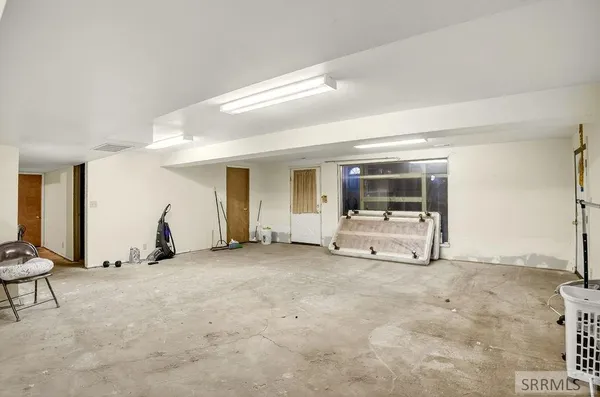 $459,900 | 1381 East Airport Road, Blackfoot, ID 83221