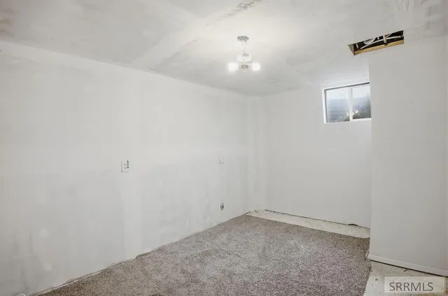 $494,500 | 1381 East Airport Road, Blackfoot, ID 83221