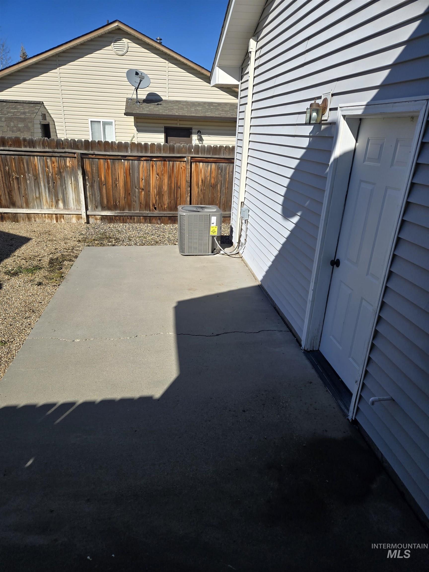 183 Southwest 18th Street Ontario, OR 97914 - Photo 13 of 32 View of patio