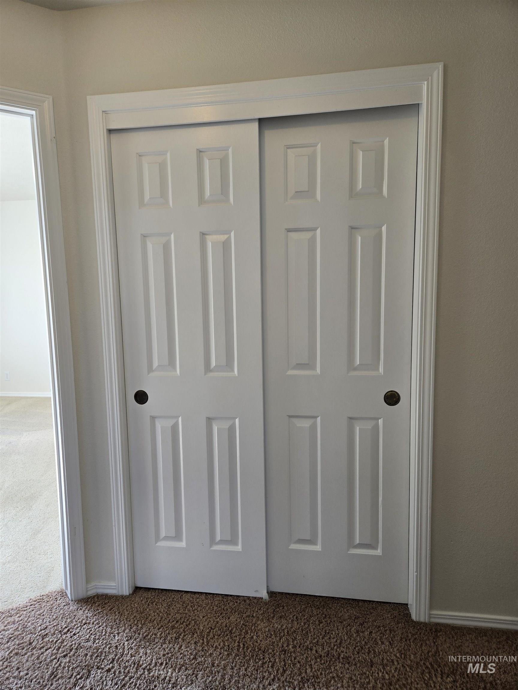183 Southwest 18th Street Ontario, OR 97914 - Photo 21 of 32 Detailed view of carpet and baseboards