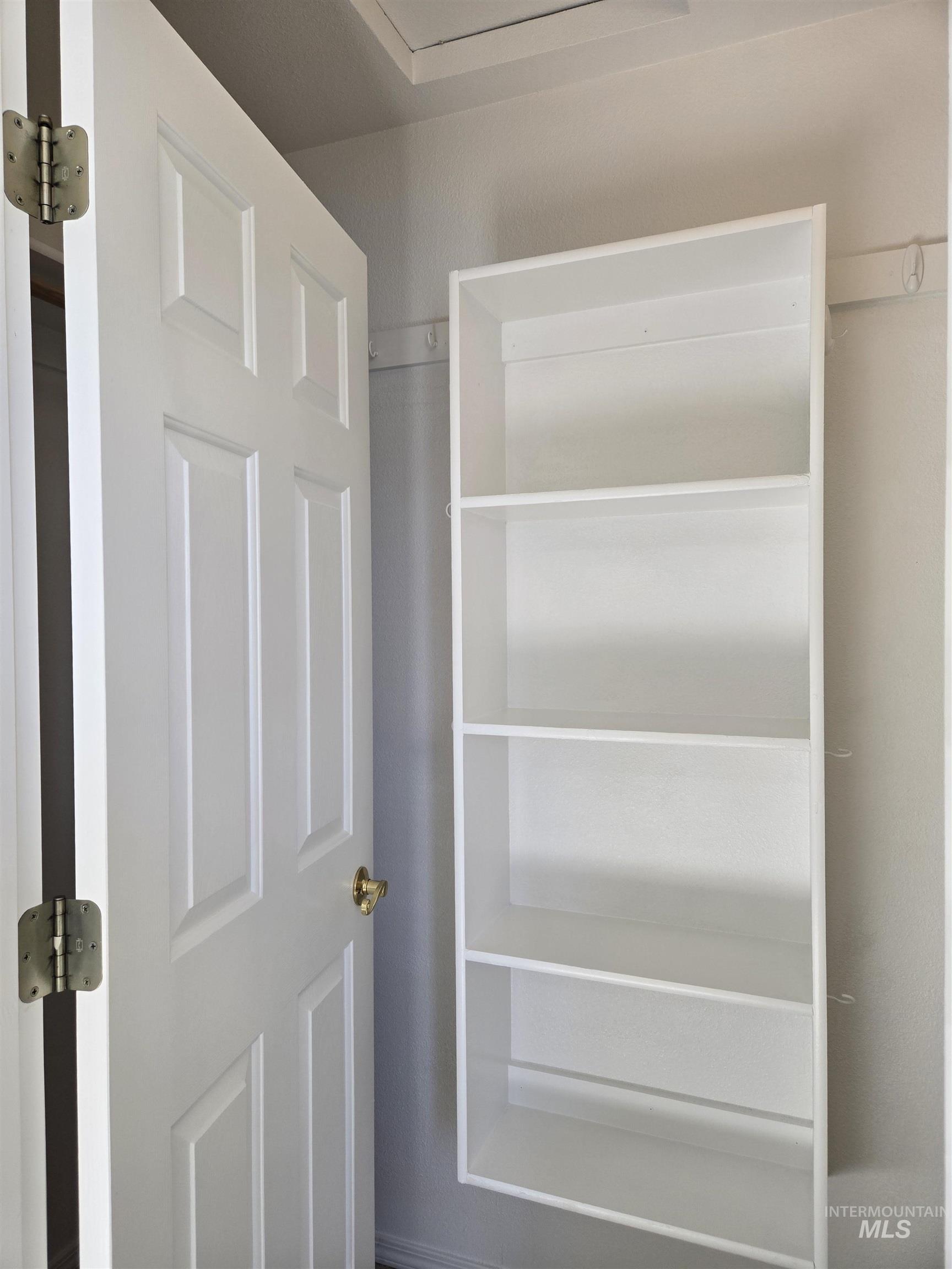 183 Southwest 18th Street Ontario, OR 97914 - Photo 27 of 32 View of closet