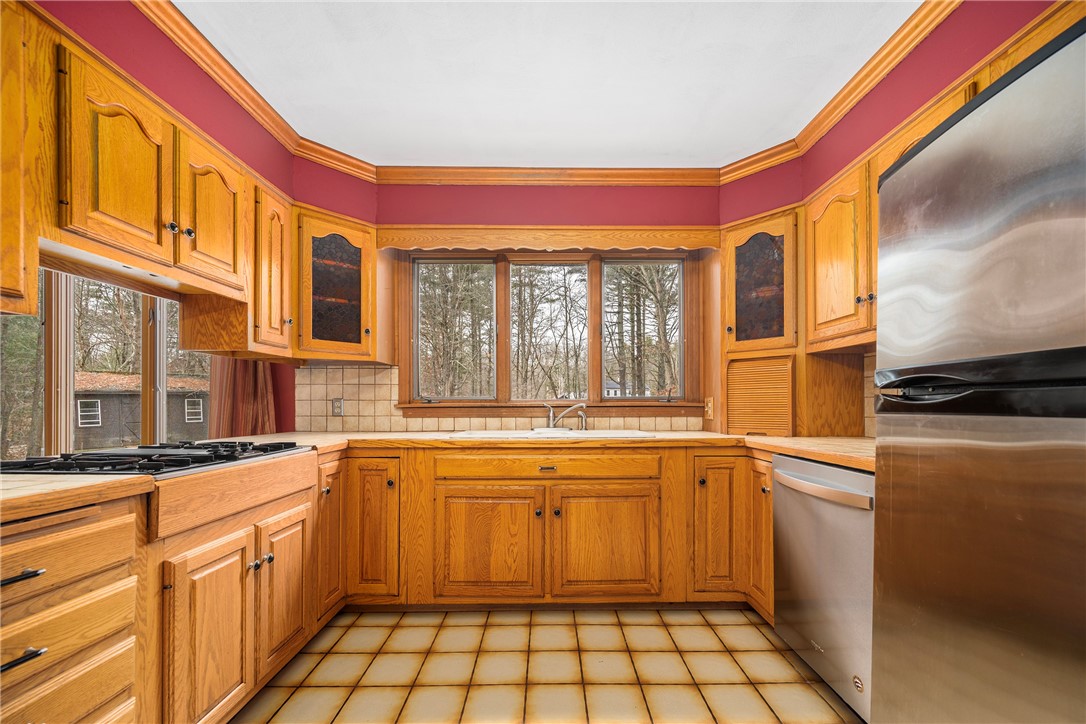 6 Running Stream Road Rehoboth, MA 02769 - Photo 15 of 48