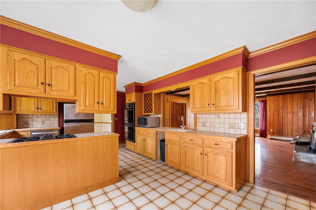 6 Running Stream Road Rehoboth, MA 02769 - Photo 17 of 48 Entry