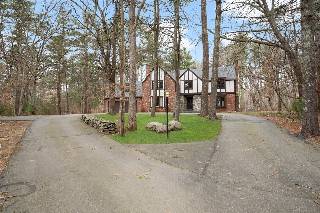 6 Running Stream Road Rehoboth, MA 02769 - Photo 4 of 48