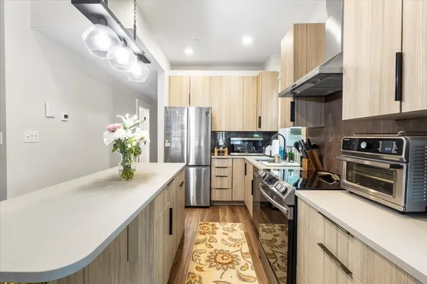 $6,500 | 701 East 2nd Street, Unit 1, Boston, MA 02127