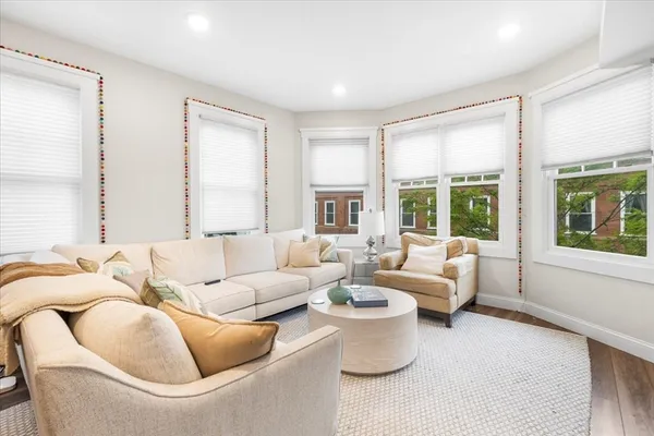 $6,500 | 701 East 2nd Street, Unit 1, Boston, MA 02127