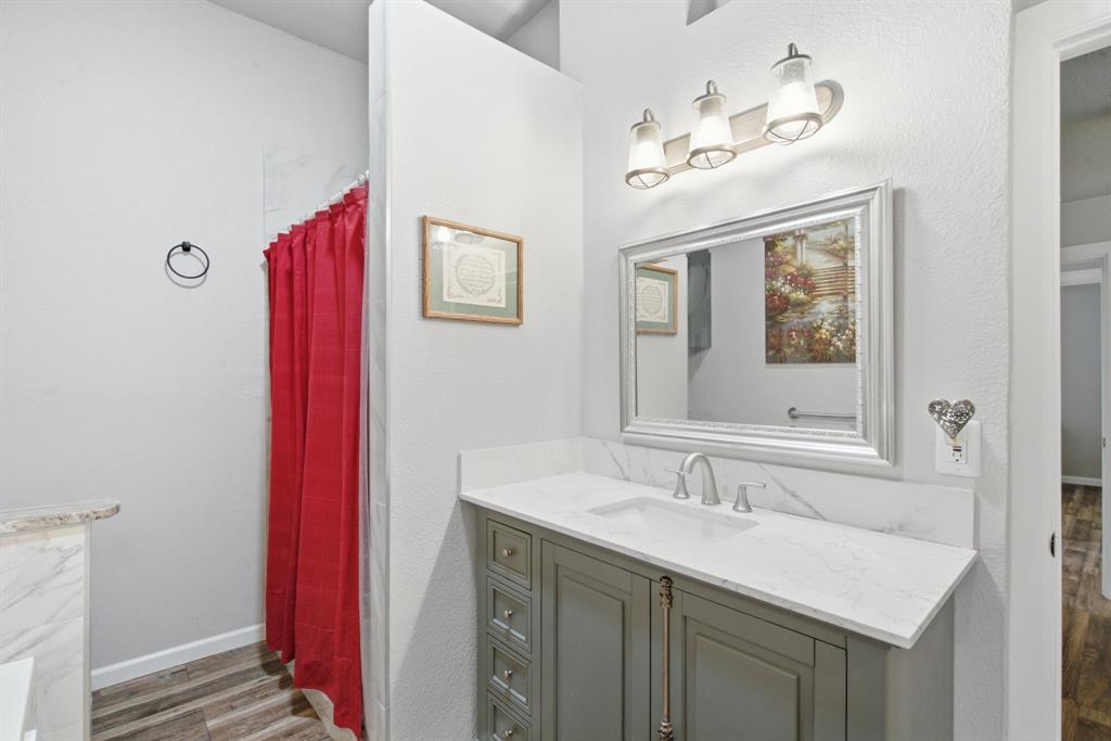 5098 Fairview Road Millsap, TX 76066 - Photo 11 of 40 Gallery Image 11