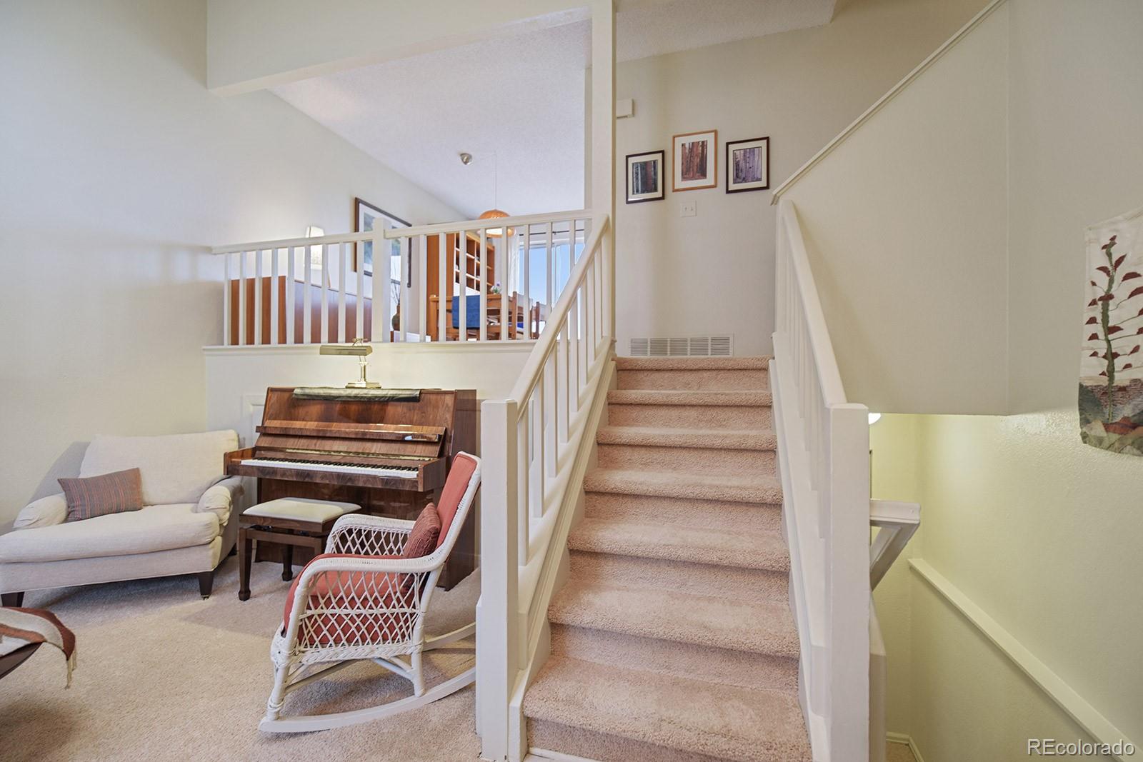 775 Ridgeglen Way Highlands Ranch, CO 80126 - Photo 4 of 25 Gallery Image 4