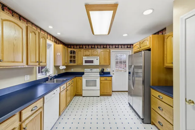 $419,900 | 1260 Highway 12, Groton, CT 06340