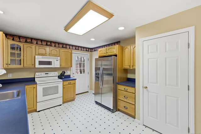 $419,900 | 1260 Highway 12, Groton, CT 06340