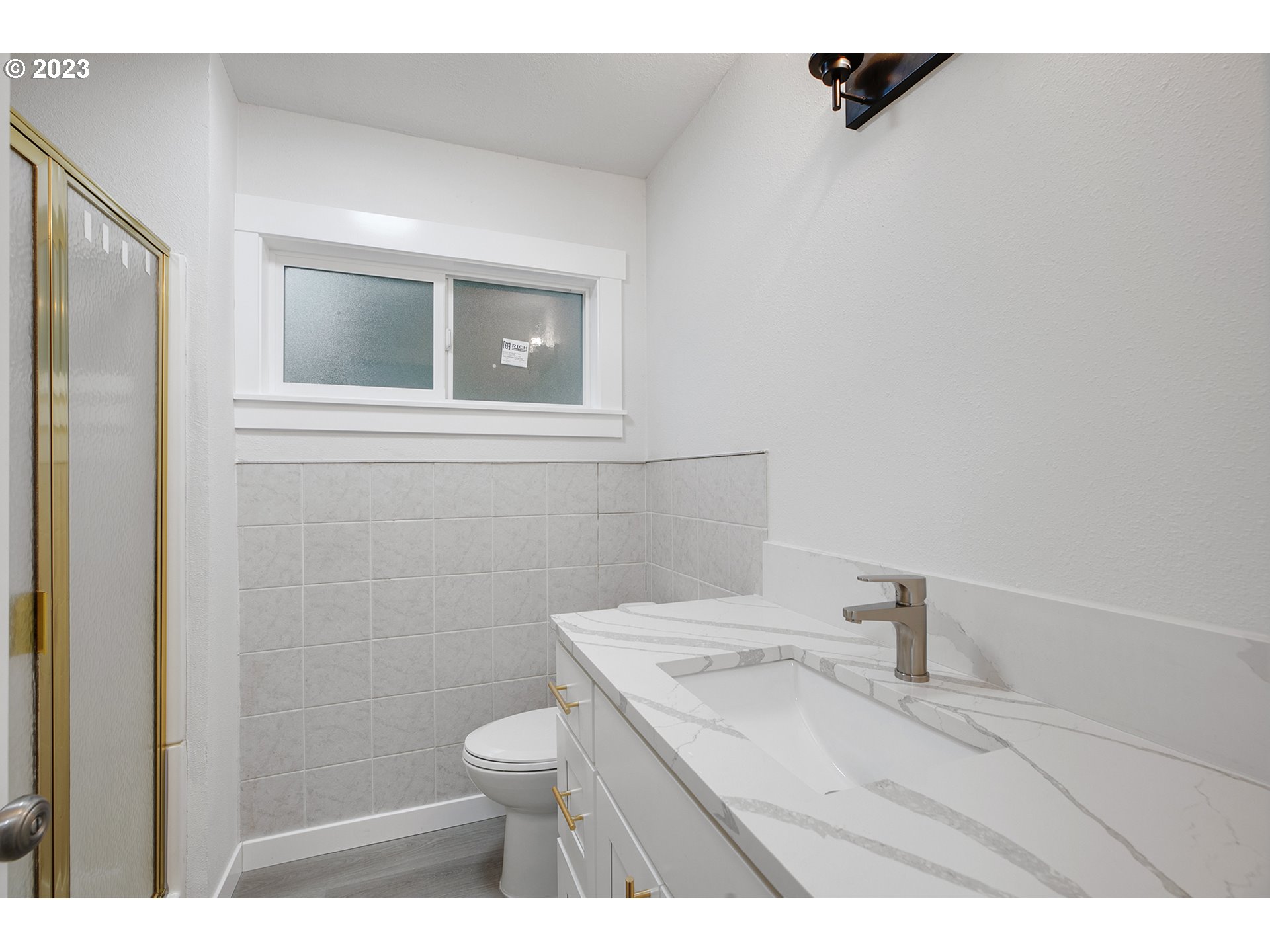 25331 South Larkin Road Beavercreek, OR 97004 - Photo 13 of 44 a bathroom with a granite countertop sink toilet and mirror