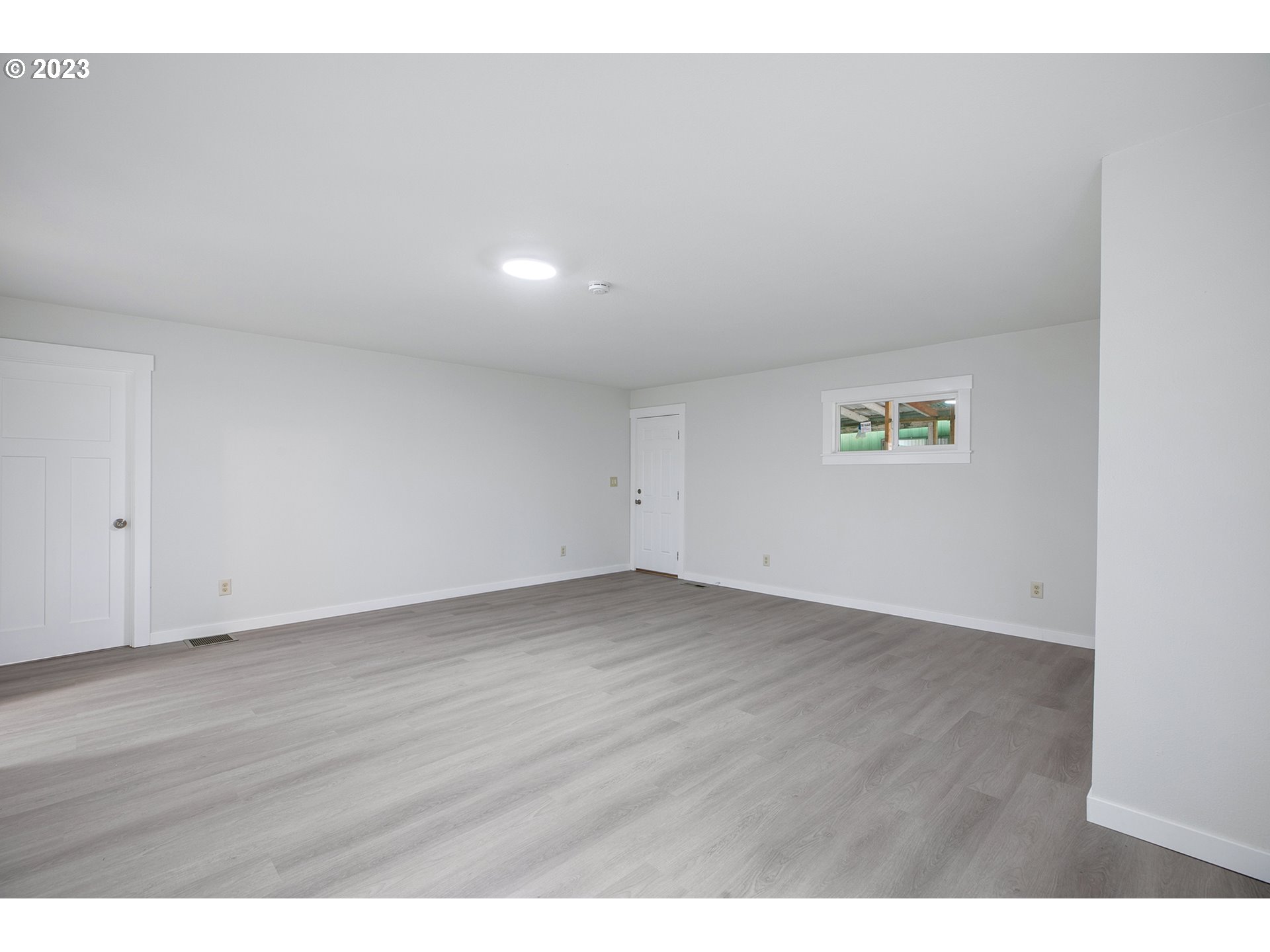 25331 South Larkin Road Beavercreek, OR 97004 - Photo 17 of 44 a view of an empty room