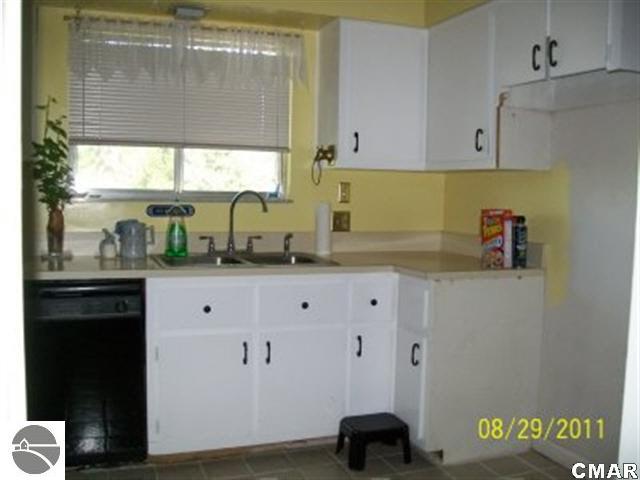 9292 Riverside Drive St. Louis, MI 48880 - Photo 2 of 25 1772086-1.JPG