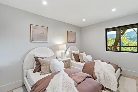 $4,795,000 | 8 Hawkview Street, Portola Valley, CA 94028