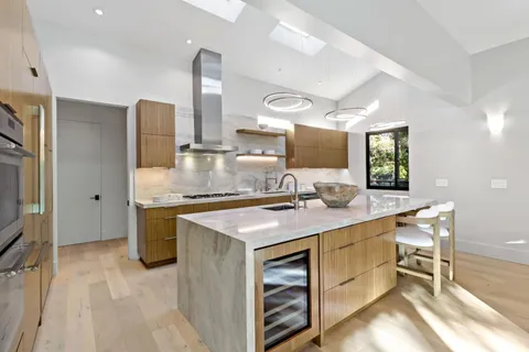 $4,795,000 | 8 Hawkview Street, Portola Valley, CA 94028