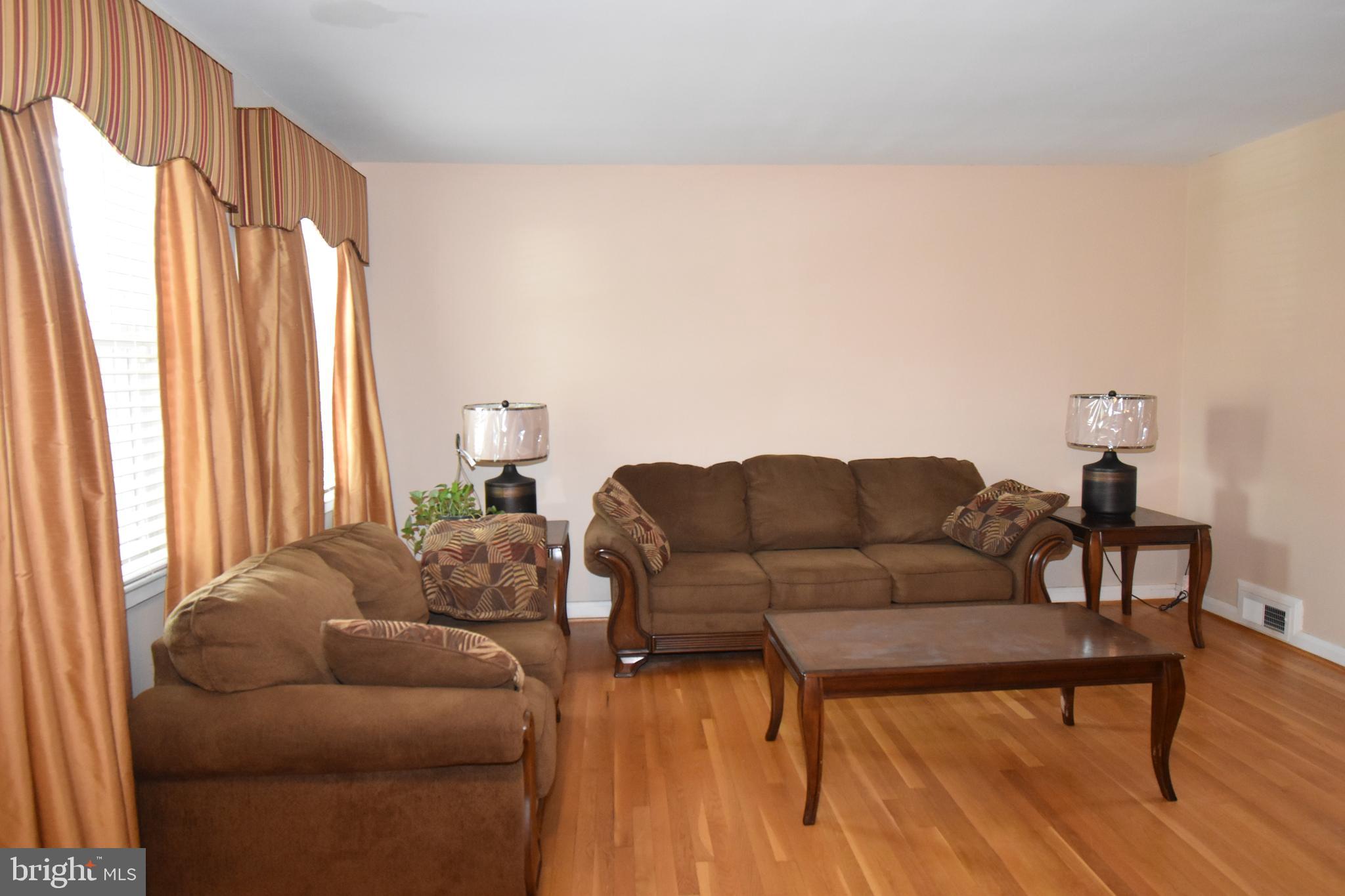 1541 Gleneagle Road Baltimore, MD 21239 - Photo 6 of 26