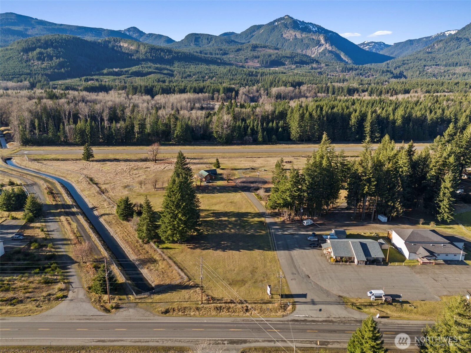 1000 Us Highway Packwood, WA 98361 - Photo 6 of 13 a view of a city with mountains