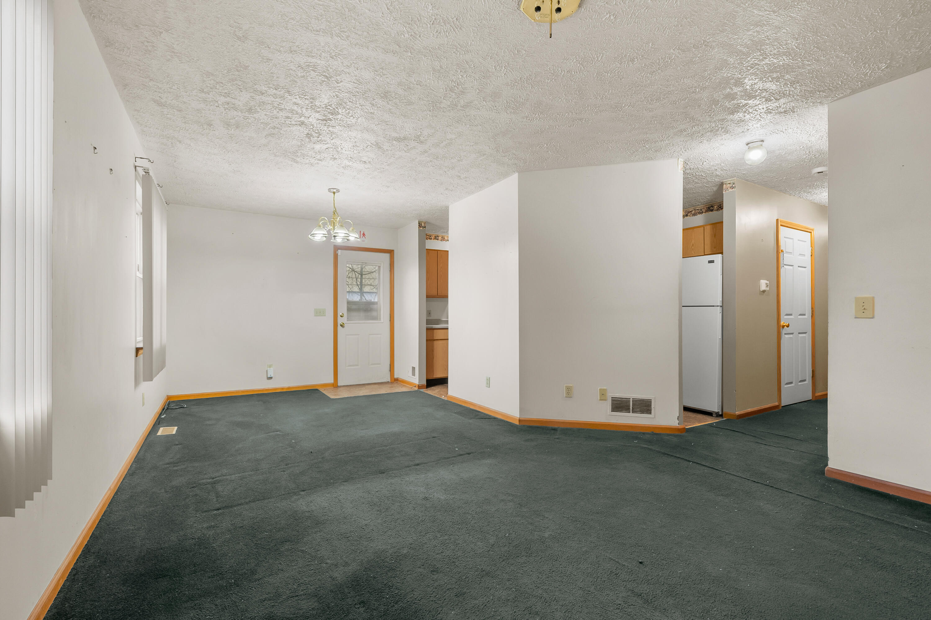 320 Phelps Avenue Kalamazoo, MI 49048 - Photo 4 of 26 Phelps Ave 320 Kalamazoo 49048-4